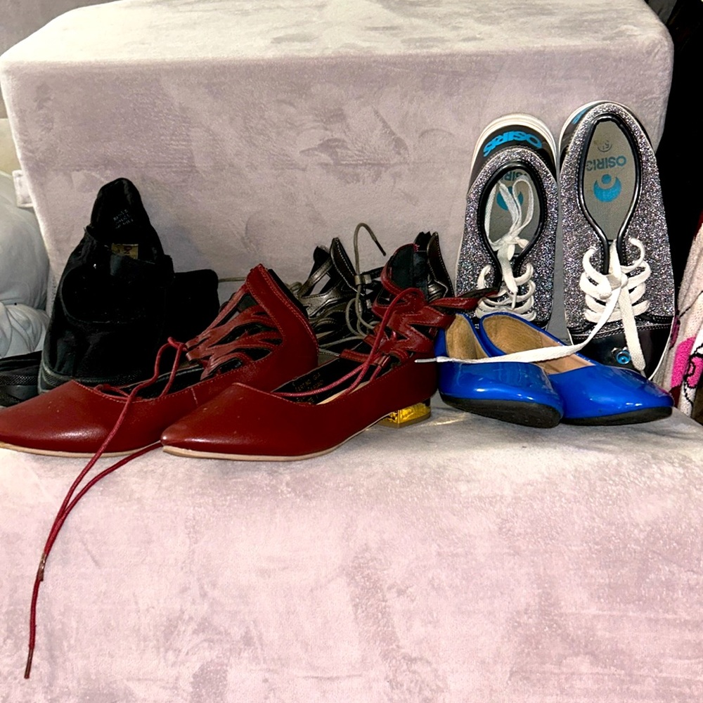 Lot 5 pairs Women’s Flat Shoes Sizes 6.5 and 7 Osirus on your feet lace up